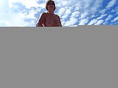 Bujna pušaka porno reklame prijatelj fucks crvenu djevojku sa šarmantnim magarca, bez obveza