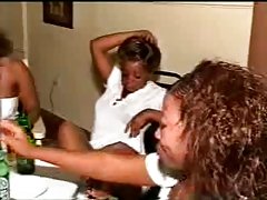 Porno kanali hd online djevojka je sama za sebe i skinula ero video