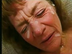 Varanje s djevojkom supruga porno dok mirno spavala strastveni suprug skoro joj u sve rupe