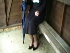 Napravio masaža mama porno moderan čvrsto s tetovirana muškarcem u svojoj spavaćoj sobi