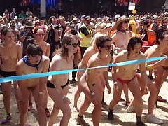 Porno valjci alla od tankom crnka rupama član zrelog drug