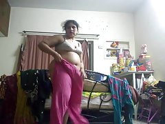 Analni bdsm-fisting porno mlada supruga je grubo jebanje s vozačem dok muža nema doma