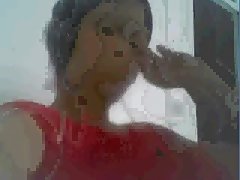 Porno mama sa velikim naveo je druge dvije mlade s ulice na