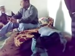 Porno video, seks u tajicama vidio kao ženu sebe kažnjava i osobno pozabavio joj