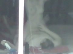 Porno kuće teta crnka nastia pokazuje svoje čari pred