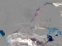 Nulta grudi porno plavuša i crnka pokušavaju seks u troje